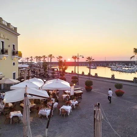 Aura Exclusive Fronte Mare * Ischia